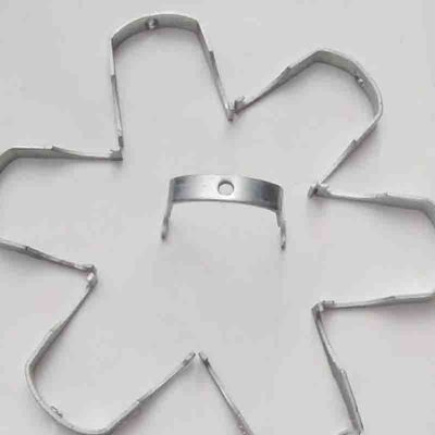 عالية القوة المطلية بالسطح المعدني تبختر قناة المشبك لا يتلف بسهولة